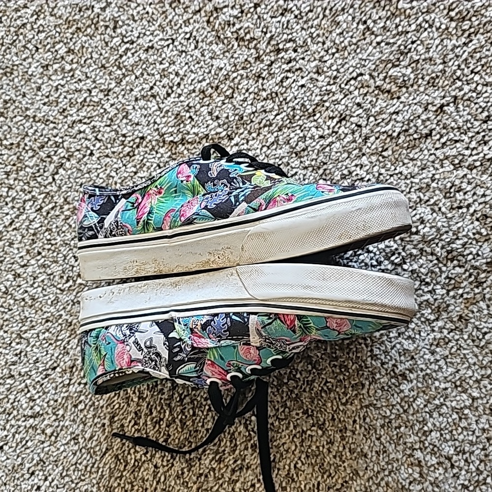 Vans - Picture 2 of 3